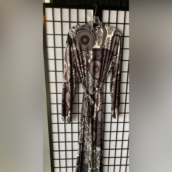 4X-5X Elle Black & White Print Dress with Belt - Picture 7 of 13